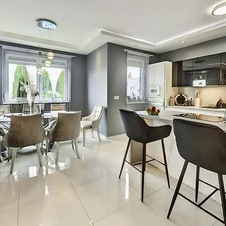 Vila Luxury With Pool Close To The Hungaroring Kerepes