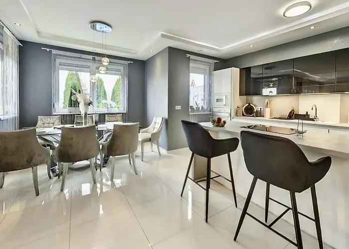Villa Luxury With Pool Close To The Hungaroring Kerepes